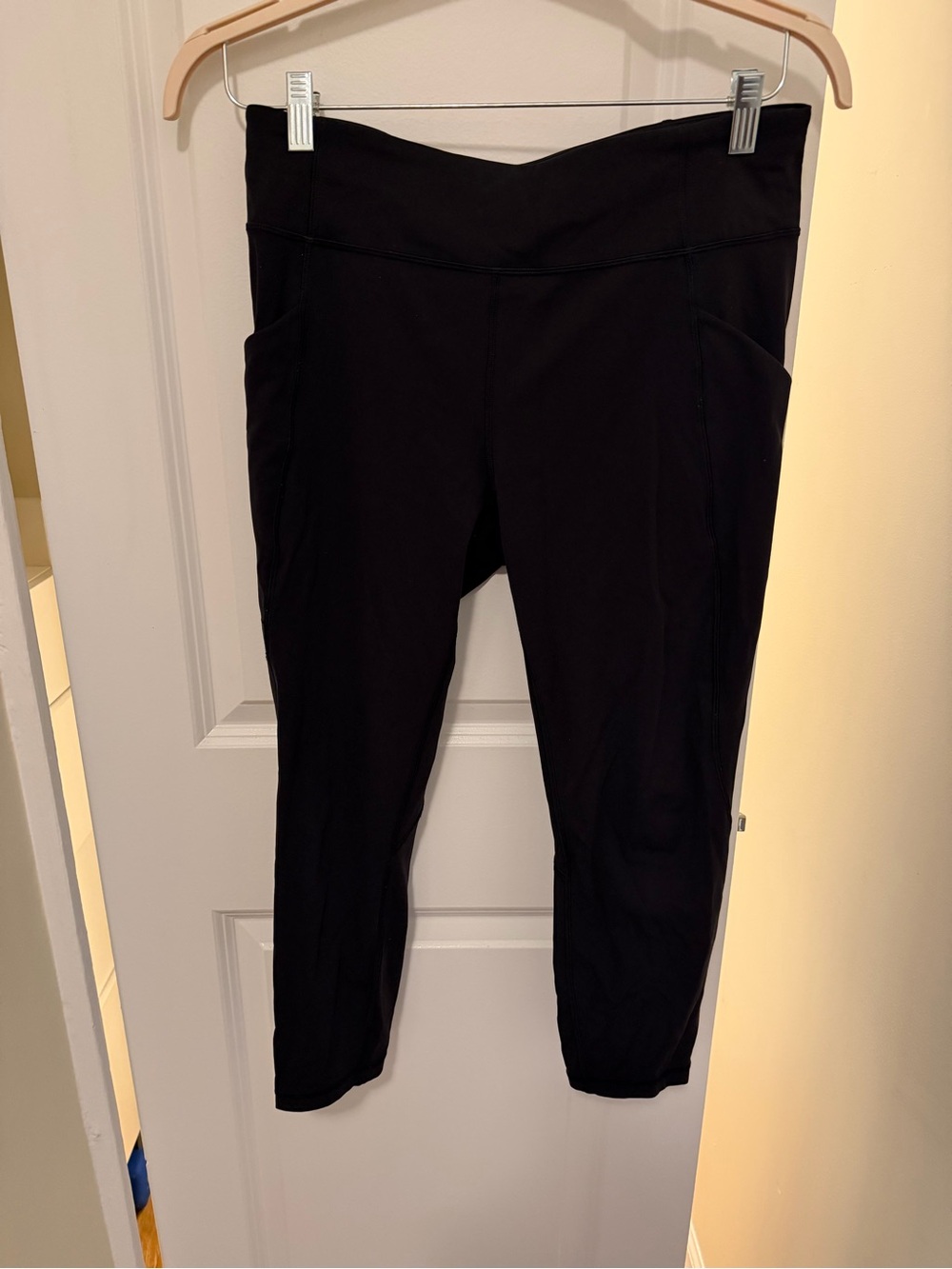 Lululemon Black Women's Active Crop Leggings